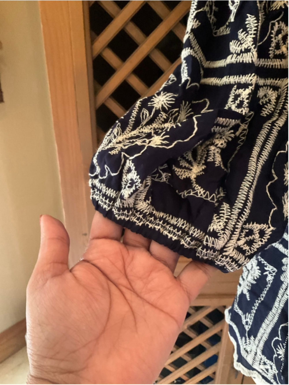 Solitaire Navy Embroidered Boho Peasant Blouse Floral Puff Sleeve Medium - Picture 3 of 7